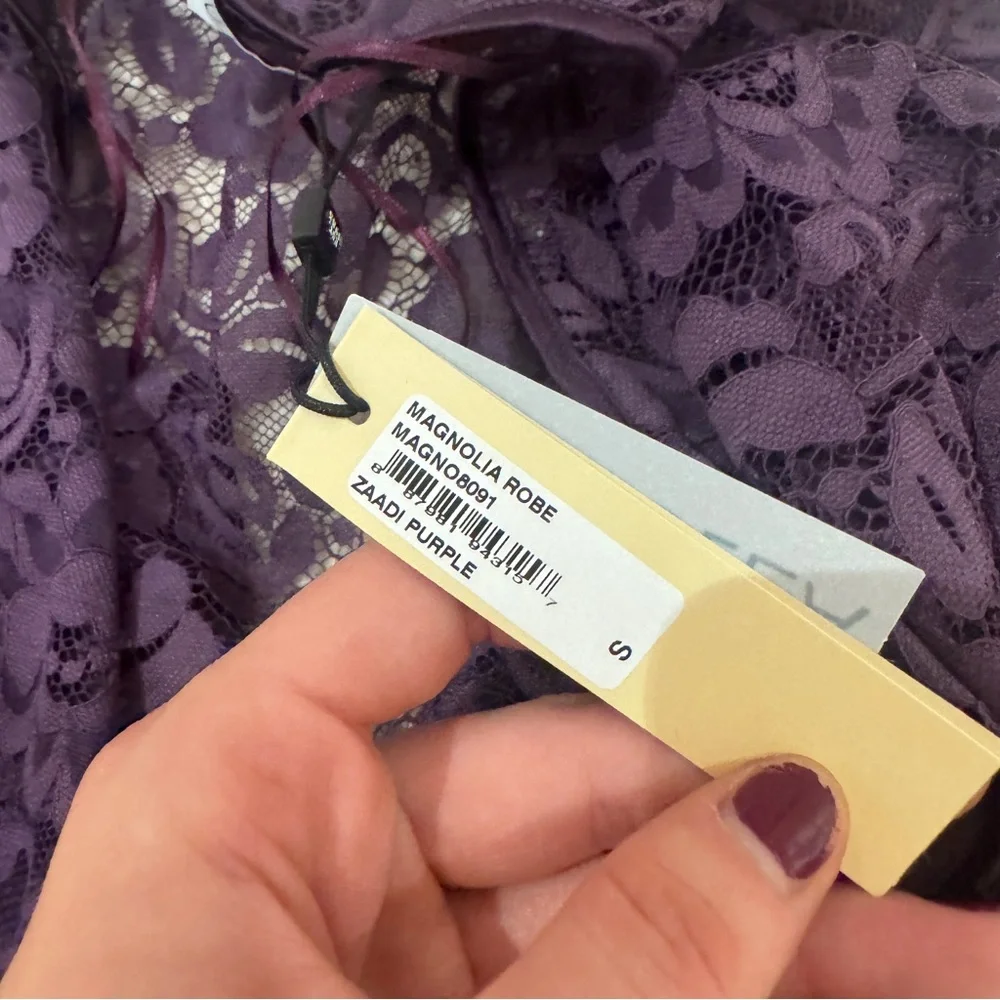 NWT Cosabella Lingerie Magnolia Robe in Purple Lace - Picture 7 of 7